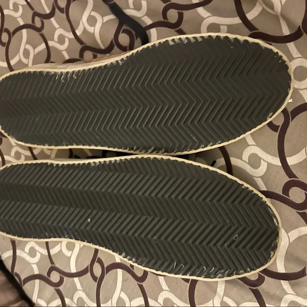 Golden Goose shiny gold sneakers - Picture 4 of 10